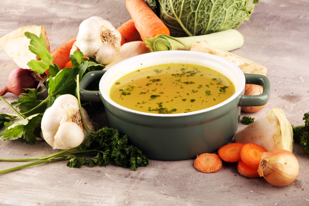 Broth,With,Carrots,,Onions,Various,Fresh,Vegetables,In,A,Pot