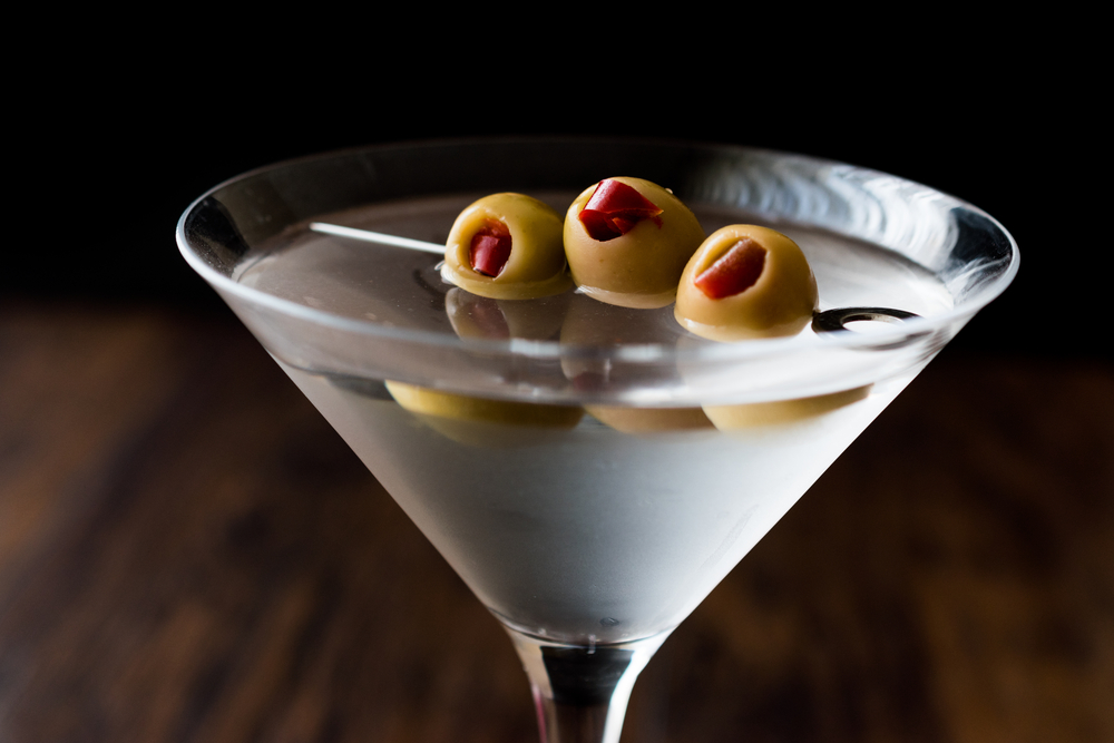 Classic,Dry,Martini,With,Olives.