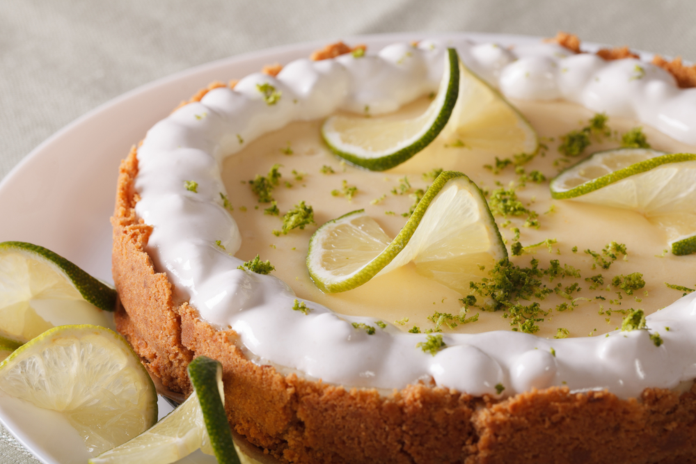 Beautiful,Key,Lime,Pie,With,Whipped,Cream,And,Peel,Close-up