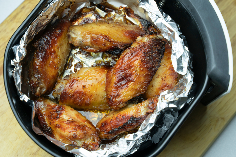 Close-up,Grilled,Marinated,Chicken,Wings,In,Air,Fryer,Pot,,Home