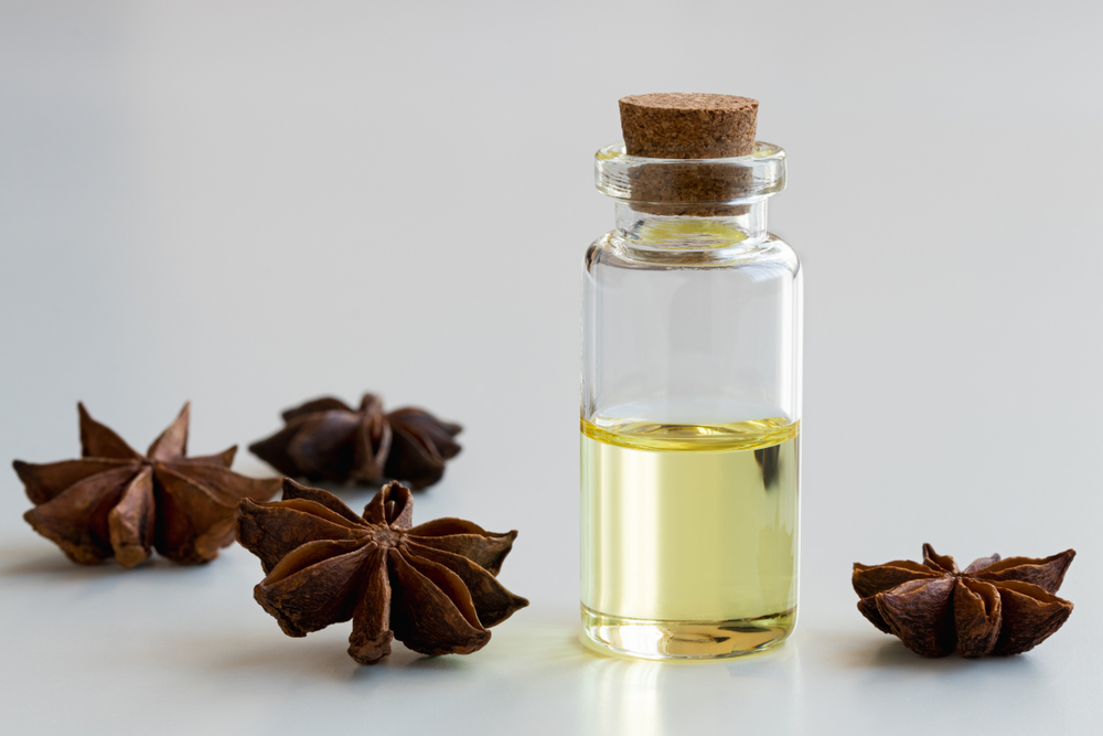 A,Bottle,Of,Star,Anise,Essential,Oil,With,Star,Anise